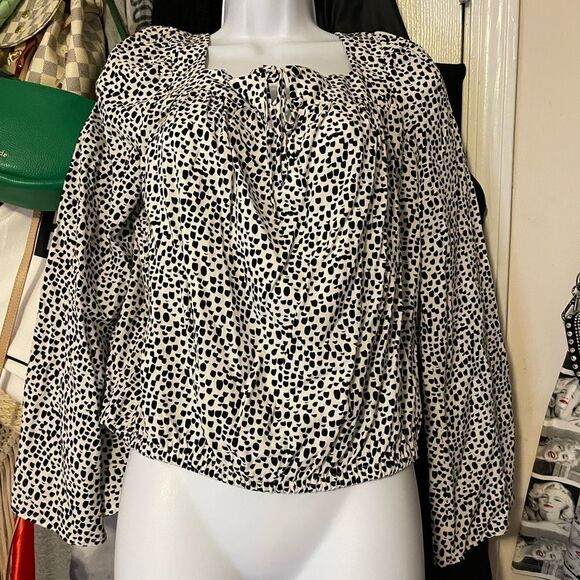 2/$15 Express polkadot longsleeve boouse - Picture 1 of 4